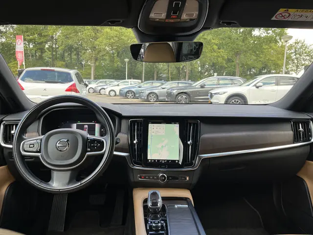 Volvo V90