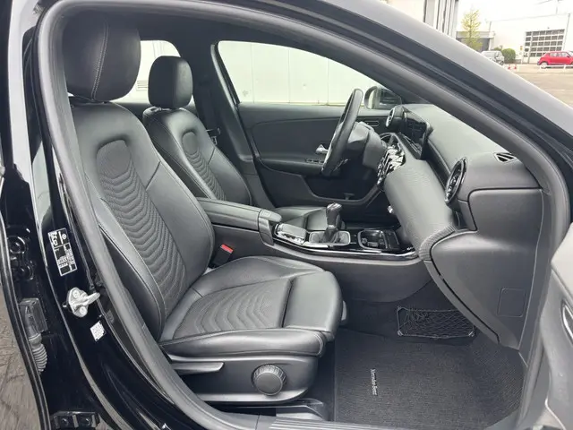 Mercedes-benz A-klasse 180 Premium Navi Cruise Sportstoelen/Verwarming