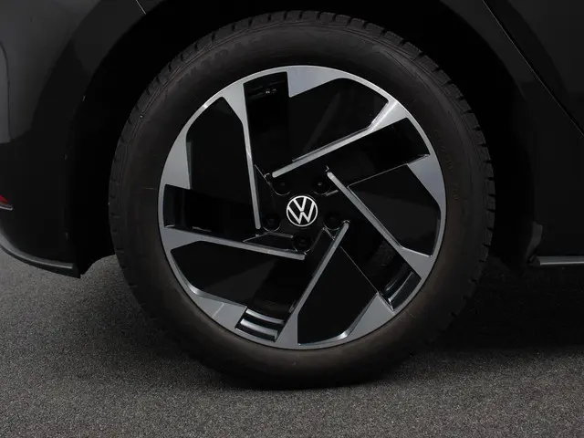 Volkswagen ID.3 Life 58 kWh Climate control Navigatie Cruise control Parkeersensoren voor + achter L...
