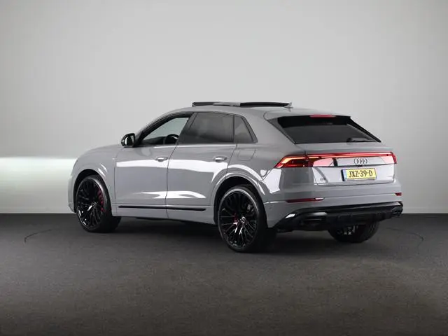 Audi Q8 60 TFSI e quattro Pro Line S Competition 490 PK | Panoramadak | Vier wiel besturen | Exclusi...
