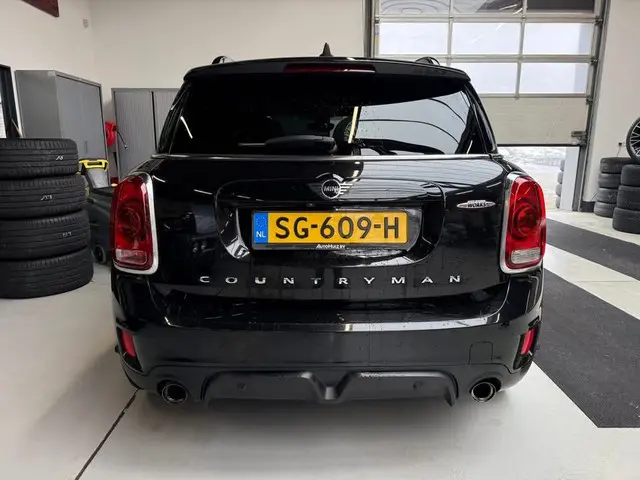 MINI Mini Countryman 2.0 John Cooper Works ALL4 231 PK Chili Panoramadak Leer Harman-Kardon Elek Sto...