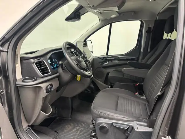Ford Transit Custom 300 2.0 TDCI L2H1 Limited Dubbele Cabine Automaat