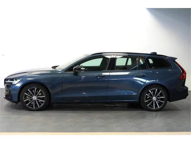Volvo V60 2.0 T6 AWD 293kW/399pk Aut8 Plug-in hybrid Plus Dark HARMAN/KARDON + EL.TREKHAAK + 360 CAM...