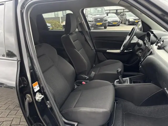 Suzuki Swift 1.2 Comfort Smart Hybrid Navi Camera Carplay Adaptive Cruise