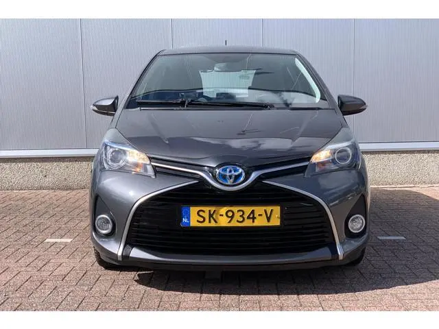 Toyota Yaris 1.5 Hybrid Trend Bi-Tone / Camera / Automaat / Bluetooth /