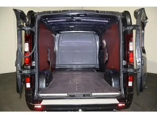 Renault Trafic 2.0 dCi 170pk L2 H1 Automaat Black Edition