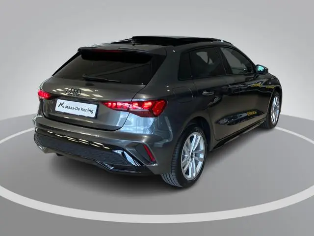 Audi A3 Sportback 40 TFSIe 150kW/204PK S Line · Panoramadak · Stoelverwarming · Apple/Android Car Pl...