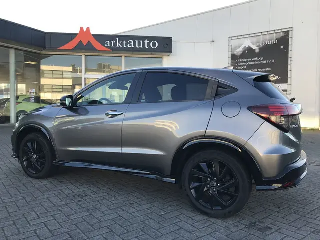 Honda HR-V 1.5 i-VTEC Turbo Sport Automaat Trekhaak LED Navi Camera Cruise 
