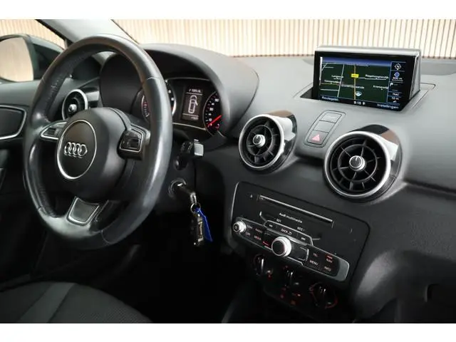 Audi A1 Sportback 1.0 TFSI 95pk S-Line Sport Pro Line Airco Navigatie 5drs.