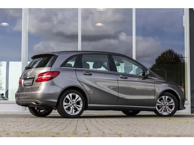 Mercedes-Benz B-klasse 200 Ambition | NL auto | Camera | LED