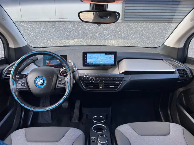 BMW i3 S 184pk Executive 120Ah 42 kWh/Adaptive//W-pomp/Camera/3-Fase/20"