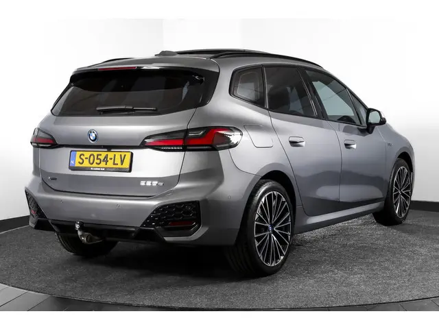 BMW 2-serie Active Tourer 225e xDrive 245 PK M-Sport - Automaat Org. NL | S/K-Panodak | Shadow Line...