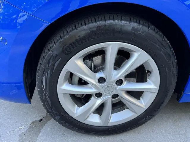 Opel Corsa 1.2 100pk Automaat Edition Apple Carplay Camera Blind spot DAB