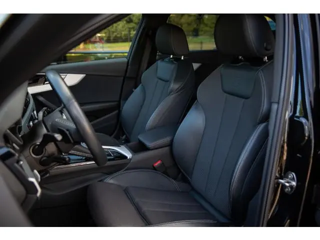 Audi A4 Avant 35 TFSI S edition , Trekhaak, Achteruitrijcamera, Navigatie, Cruise control,