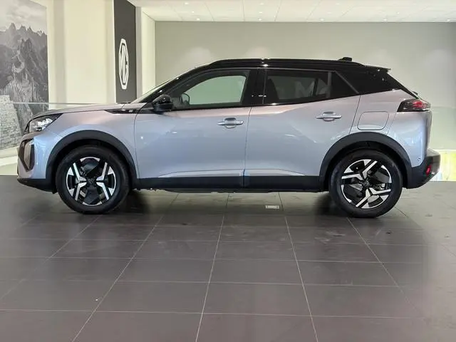 Peugeot e-2008 EV GT Avantage 54 kWh SoH 96% | Automaat | Climate Control | Camera | Navigatie | App...