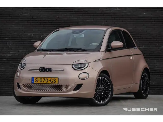 Fiat 500E 118Pk | 42 kWh | 3+1 La Prima | Leder | Achteruitrijcamera | 17'' | Rose Gold