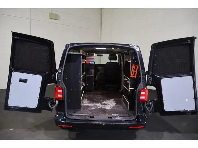 Volkswagen Transporter 2.0 TDI L1 H1 Black Edition