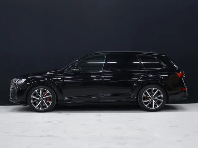 Audi Q7 60 TFSI e quattro Competition S Line [LUCHTVERING, TREKHAAK UITKLAPBAAR, SFEERVERLICHTING, E...