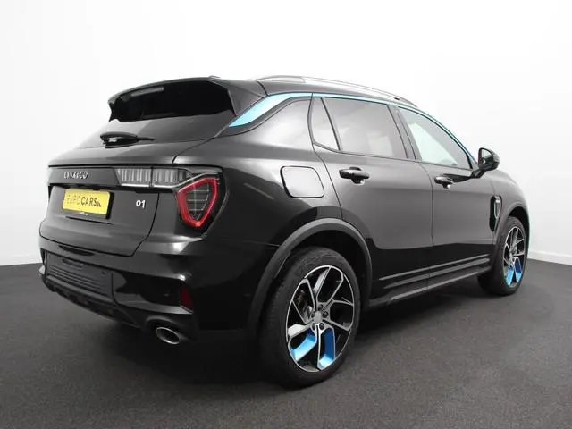 Lynk & Co 01