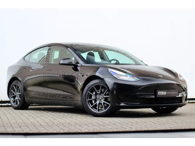 Tesla Model 3 Standard RWD Plus 60 kWh | BTW | Autopilot | ACC | Blindspot | Stuurwielverwarming