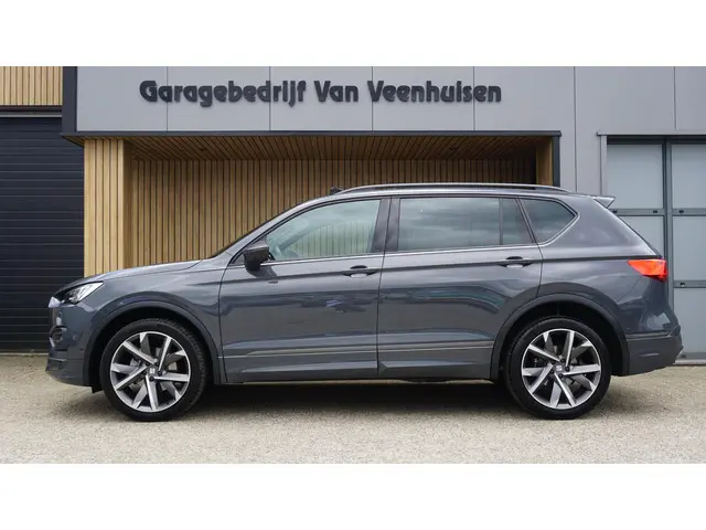 SEAT Tarraco 1.5 TSI 150PK DSG FR Business Intense 5-Zits Pano.Dak 360-View Keyless LED Virtual Cockpit *NL auto* 54215km!