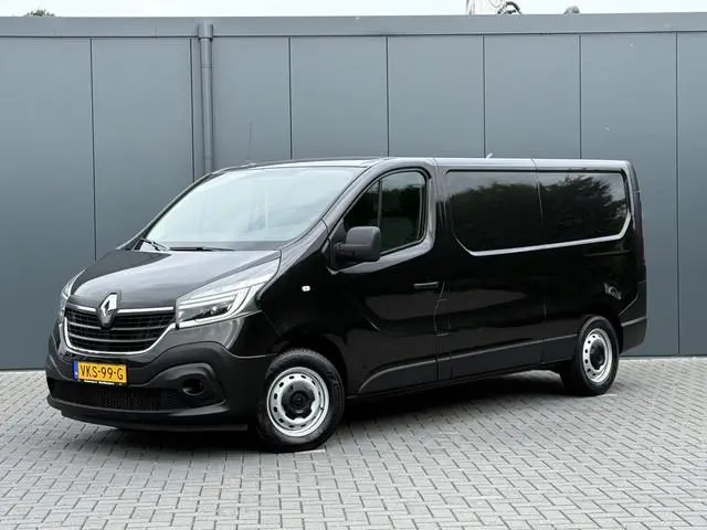 Renault Trafic 2.0 dCi 120 PK / L2H1 / 1e EIG. / AIRCO / CRUISE / PDC / 3-ZITS / LED