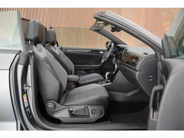 Volkswagen T-Roc Cabrio 1.5 TSI 150pk DSG R-Line Edition Grey Trekhaak Camera Stoelverwarming Naviga...