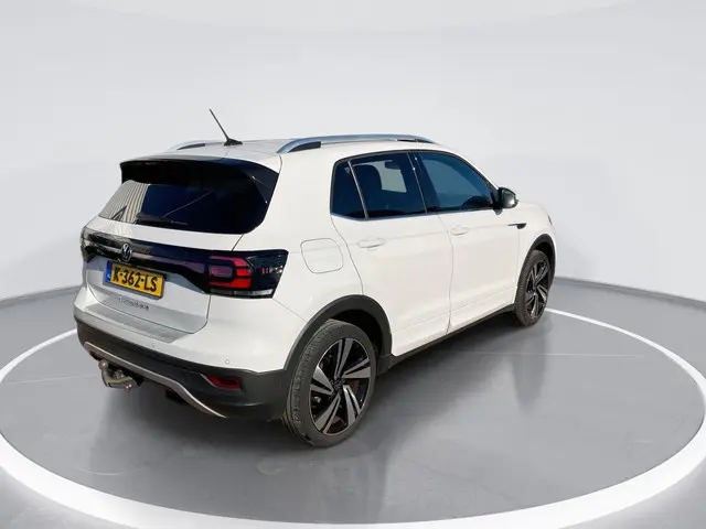 Volkswagen T-Cross 1.5TSI/150PK R-Line DSG · Trekhaak · Navigatie · Camera + Parkeersensoren · Garan...