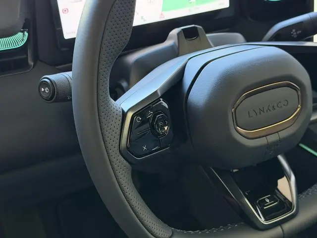 Lynk & Co 08