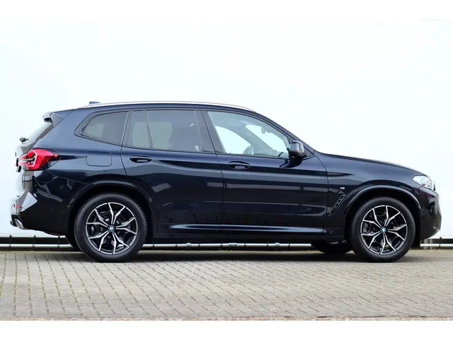 BMW X3 xDrive20i High Executive | Head-up | Trekhaak | Laser | ACC | Keyless