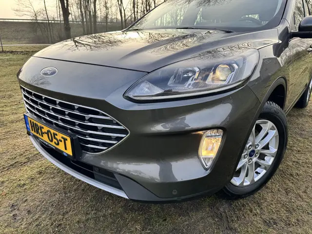 Ford Kuga 2.5 PHEV 225PK Titanium | TREKHAAK 1.500KG | CLIMA | CAMERA | NAVIGATIE | CRUISE CONTROL |