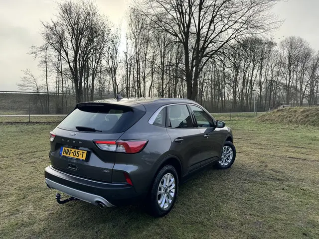 Ford Kuga 2.5 PHEV 225PK Titanium | TREKHAAK 1.500KG | CLIMA | CAMERA | NAVIGATIE | CRUISE CONTROL |