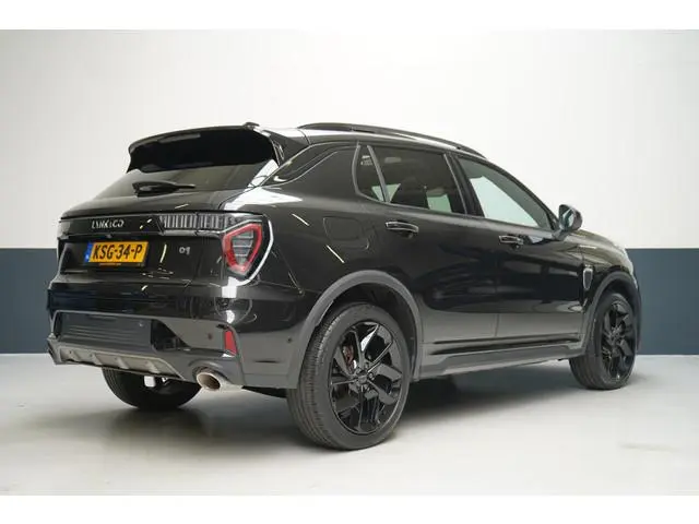 Lynk & Co 01 1.5 | Zwart optiek | Panoramadak | Camera | Navigatie | Memory | Lm velgen