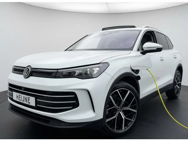 Volkswagen Tiguan 1.5 204PK eHybrid ELEGANCE SPORT IQ.LIGHT/TREKHAAK/PANORAMADAK****