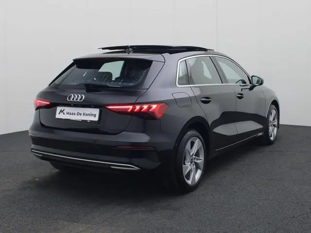 Audi A3 Sportback 35 TFSI/150PK S-Tronic · Panoramadak · S line interieur · Drive select · Camera +...