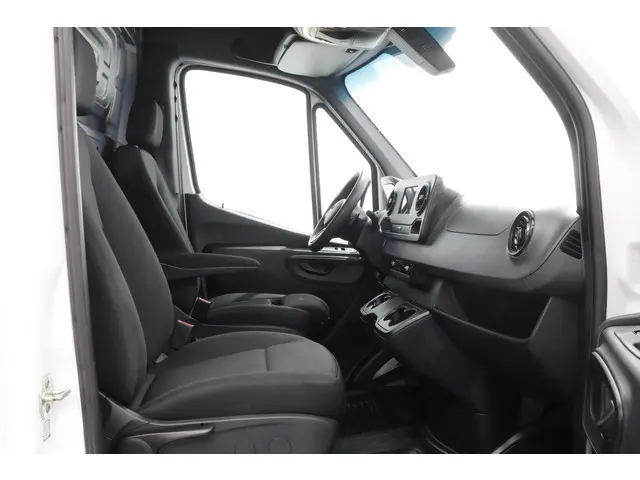 Mercedes-Benz Sprinter 315 CDI 150pk RWD L2H2 9G Automaat Airco/Navi/Camera 01-2021