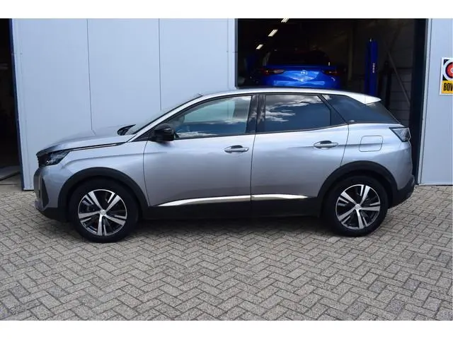 Peugeot 3008 1.6 HYbrid 180 Allure | NAVI | Camera | LED