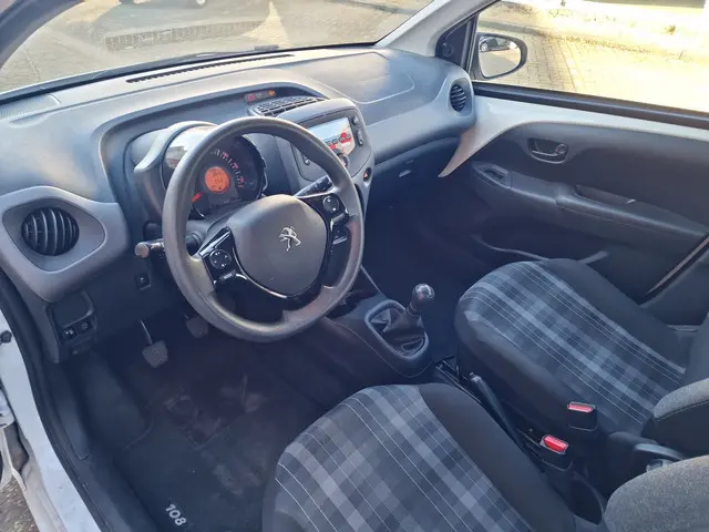 Peugeot 108