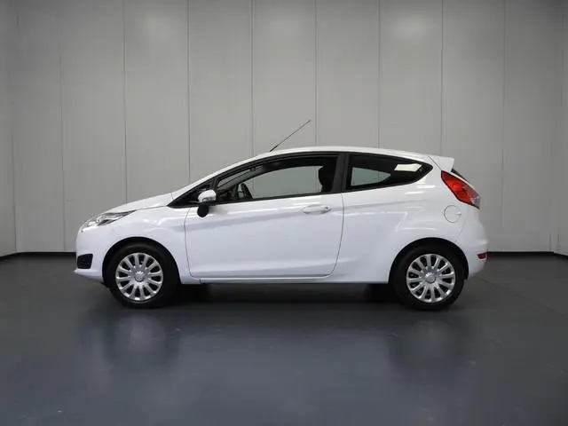Ford Fiesta 1.0 Style Essential NAVI/AIRCO/BLUETOOTH!