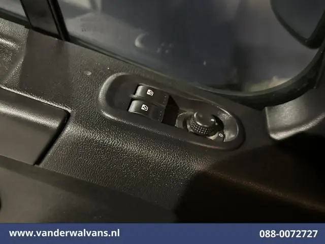 Nissan NV400