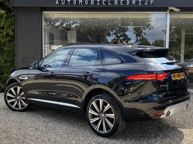 Jaguar F-Pace