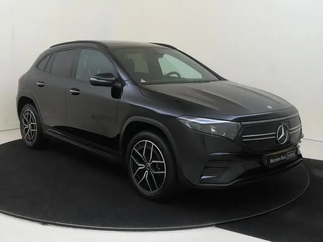 Mercedes-Benz EQA 250 AMG Line 67 kWh / Panoramadak/ 19 inch/ Night/ Sfeerverlichting/