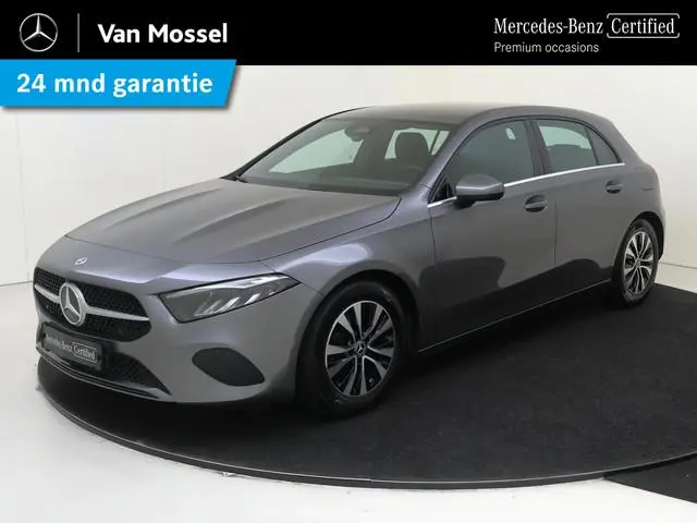 Mercedes-Benz A-klasse 180 Star Edition / Stoelverwarming / Achteruitrijcamera /