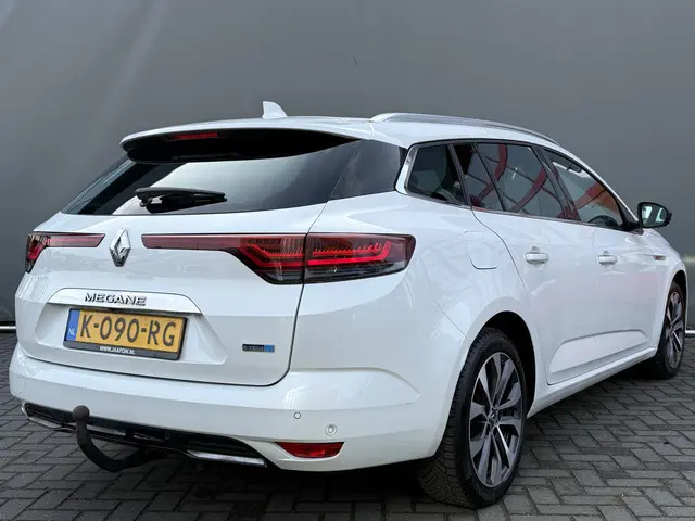 Renault Mégane Estate BWJ 2021 1.6 E-Tech 92 PK Plug-In Hybrid 160 Business Edition One PANO | FULL...