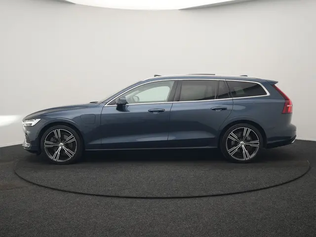 Volvo V60 T6 Recharge AWD Inscription PHEV 340pk Dealer O.H. | Panodak | Head Up | 360 Camera | Adap...