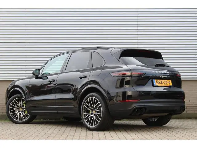 Porsche Cayenne 3.0 E-Hybrid | Fiscaal €101.261,- | BTW | Panoramadak | Leder | BOSE