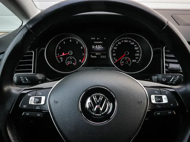 Volkswagen Golf Sportsvan 1.2 TSI Highline | Clima | Cruise | Navi | Pdc |