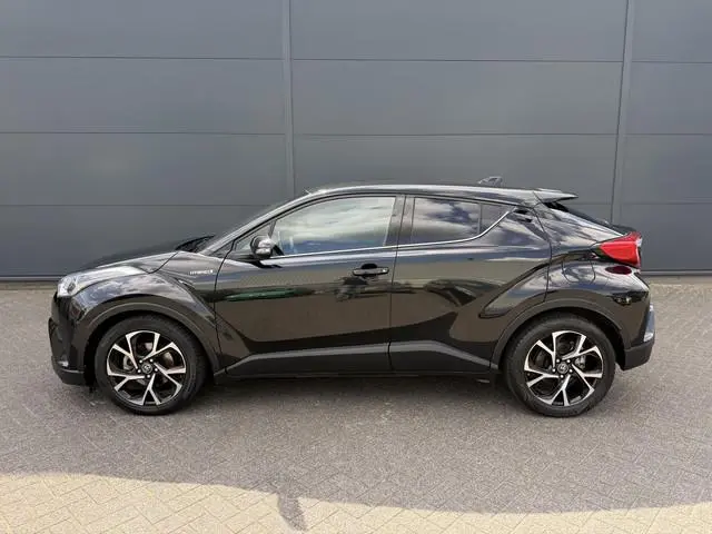 Toyota C-HR 1.8 Hybrid Business Intro (Trekhaak - Camera - Stoelverwarming - Keyless Entry - 18"incl...