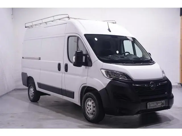 Opel Movano 2.2D 140 pk L2H2 Navi, Camera, Imperiaal met Trap, Trekhaak 2.500 kg, Laadruimte Pakket,...