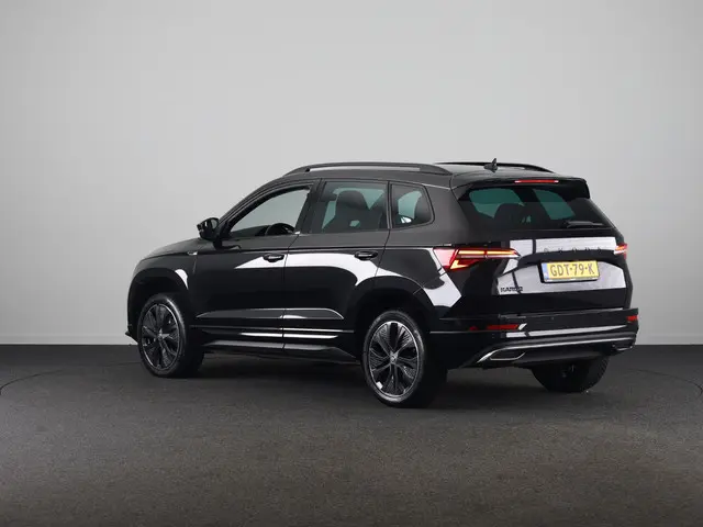Škoda Karoq 1.5 TSI Sportline Business 150pk | Dode hoek sensoren | Adaptive Cruise Control | Elektr...